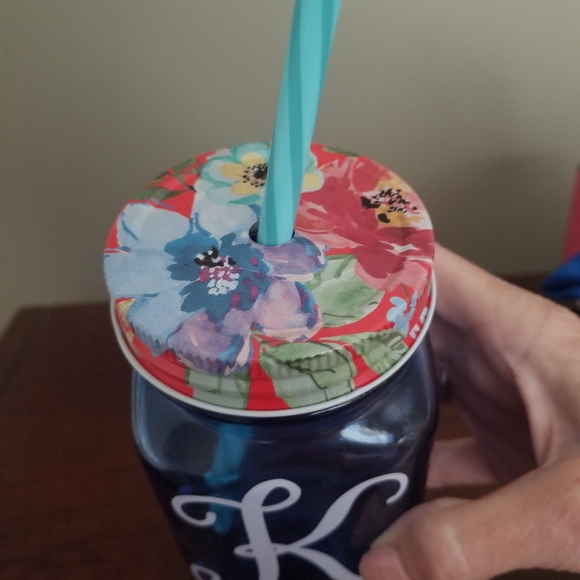NEW "K" Mason Jar Glass w/ top & straw - Picture 2 of 3